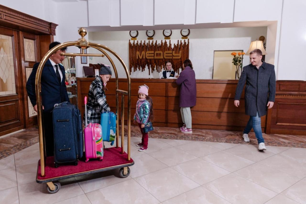 Medeu Hotel Kostanay Ngoại thất bức ảnh