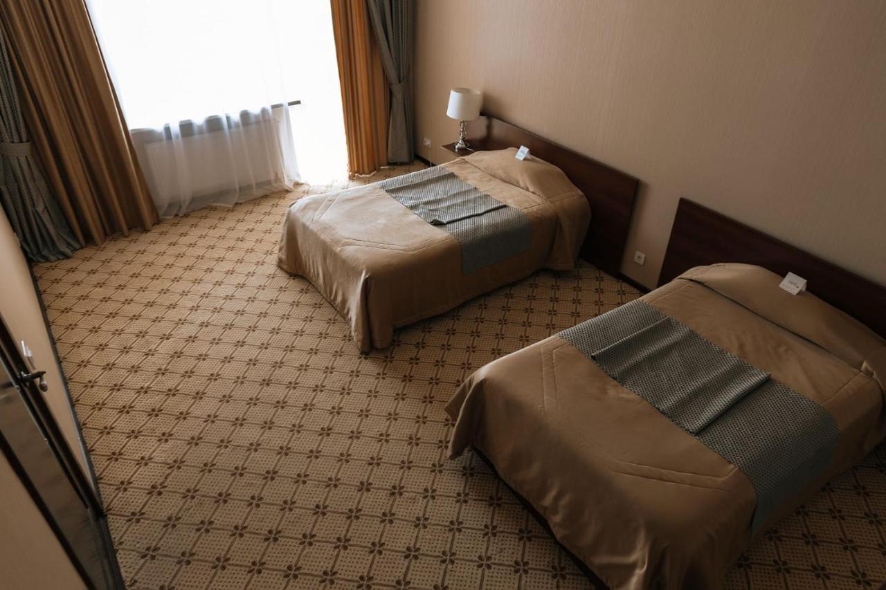 Medeu Hotel Kostanay Ngoại thất bức ảnh