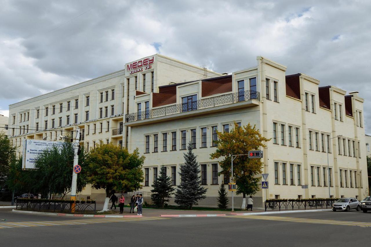 Medeu Hotel Kostanay Ngoại thất bức ảnh