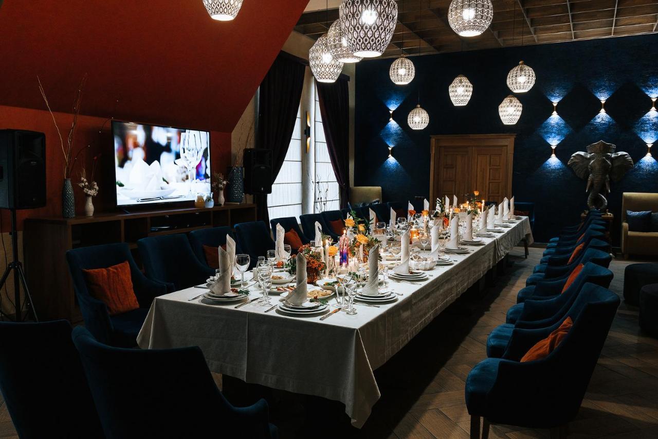 Medeu Hotel Kostanay Ngoại thất bức ảnh